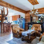 U Szymczaka Holiday home Lopuszna